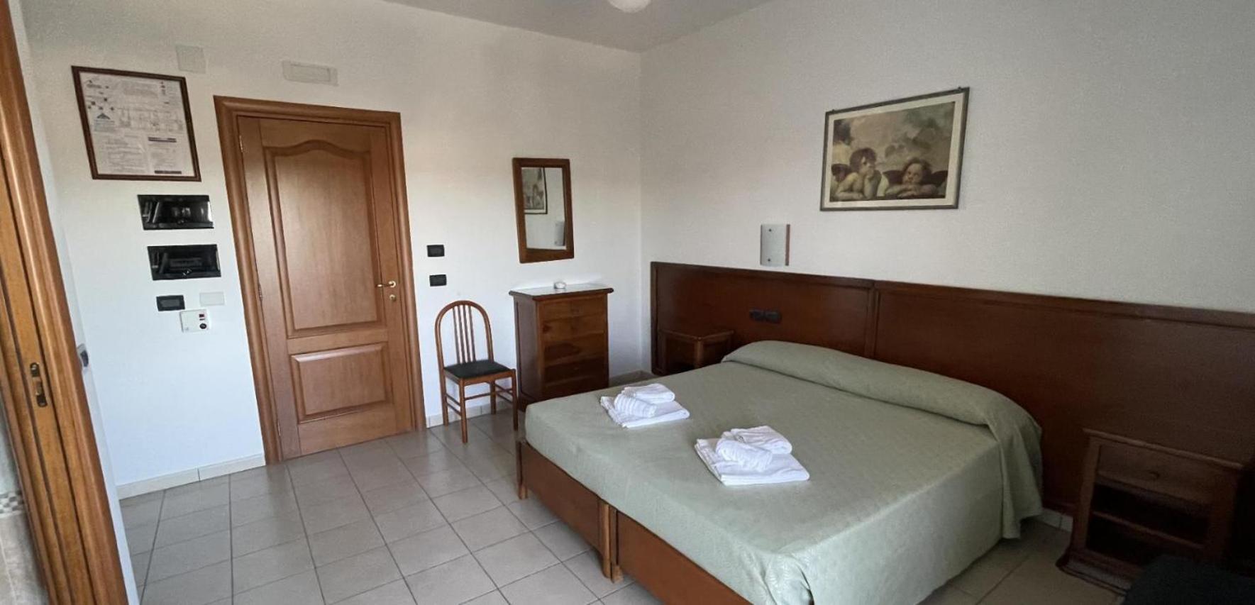 Hotel Dei Bizantini & Villaggio Campo Dei Messapi San Pietro in Bevagna Dış mekan fotoğraf