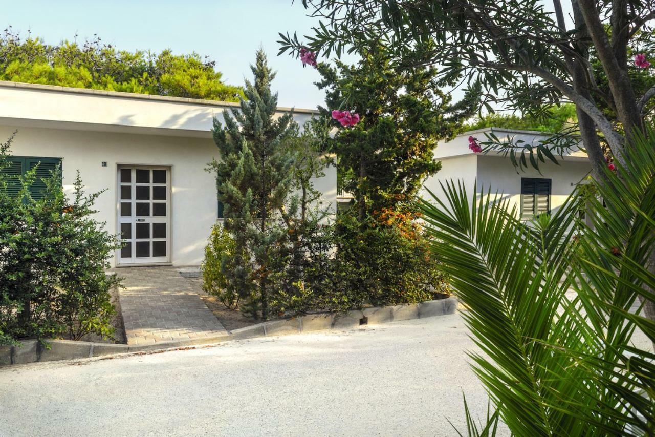 Hotel Dei Bizantini & Villaggio Campo Dei Messapi San Pietro in Bevagna Dış mekan fotoğraf